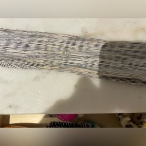 Lululemon headband thicket strap with inside hair grasp light gray blem pictured